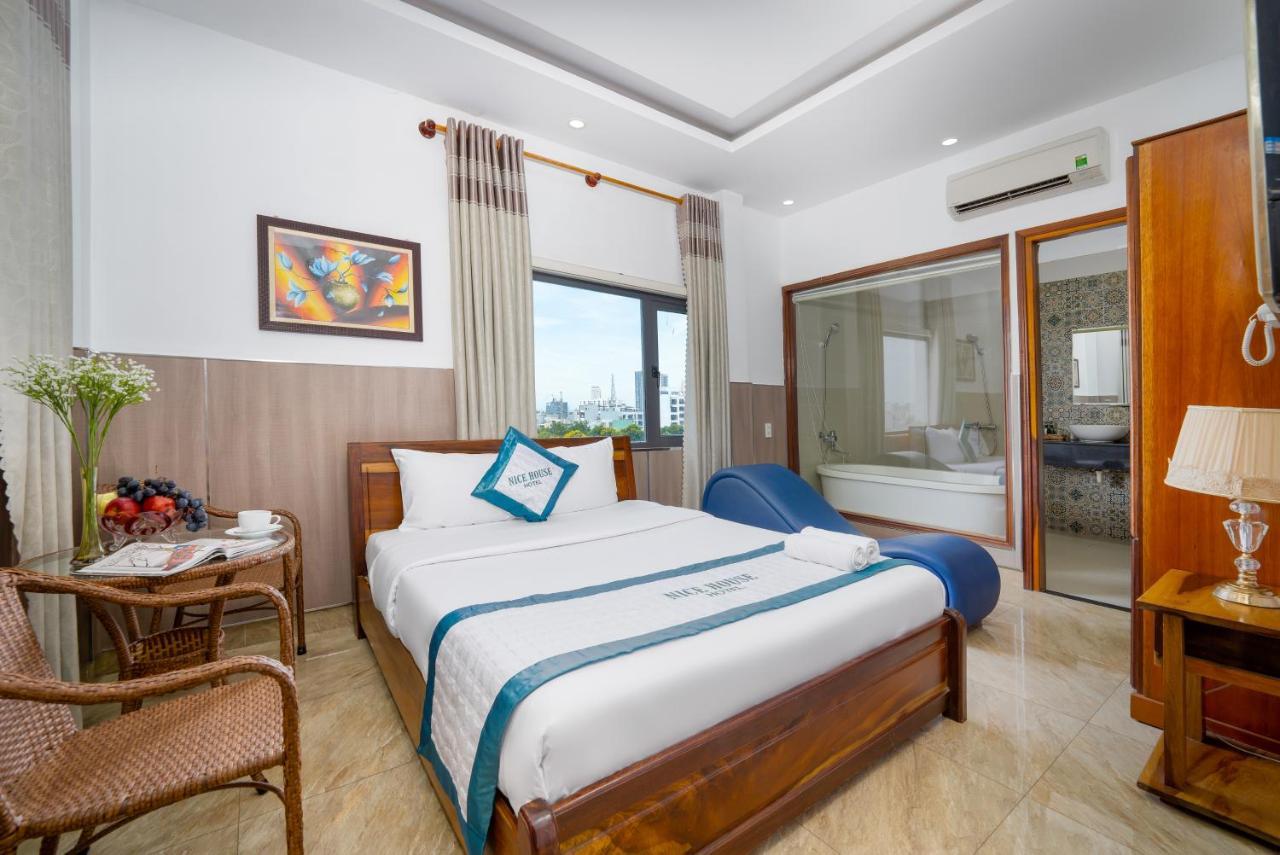 Nice House Hotel - Near My Khe Beach Da Nang Exteriör bild